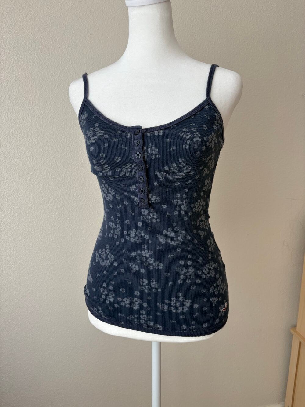Hollister Women’s S Navy Floral Ribbed Henley Cami Tank Top Button Front Y2K